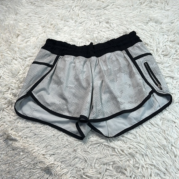 Lululemon Tracker Short III *4-way Stretch Diamond Camo Silver Spoon Greyt - Picture 1 of 5